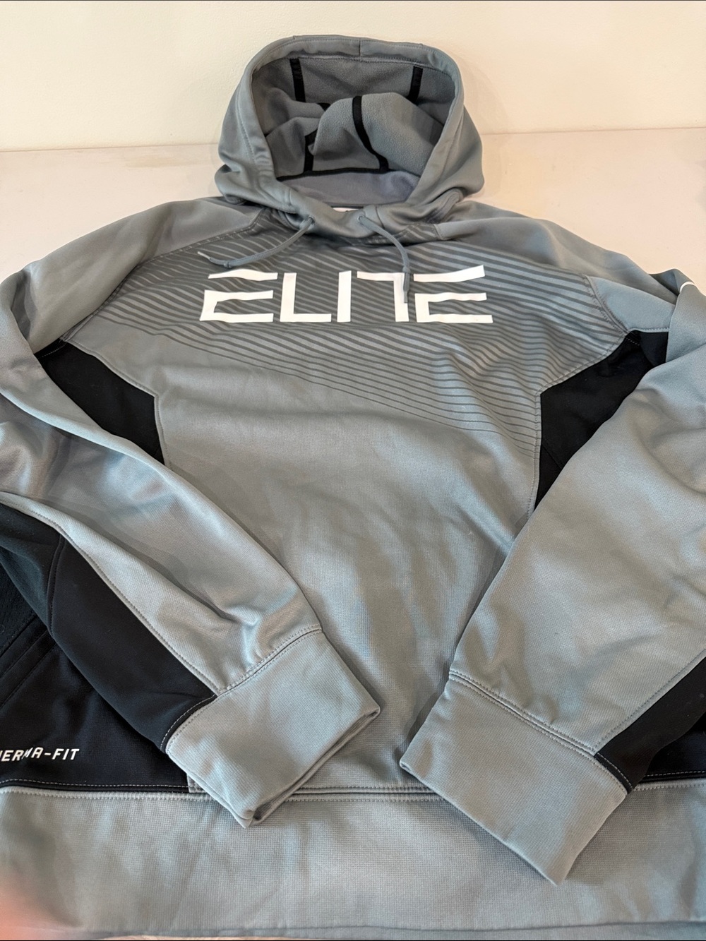 Nike Elite Men's Light Gray and Black Crewneck Hoodie